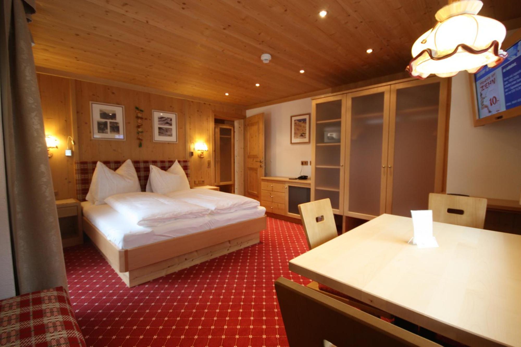Talheimer Grias Di & Hoamat Since 1958 Inklusive Therme Tauern Spa & Jokercard Saalbach-Hinterglemm Room photo